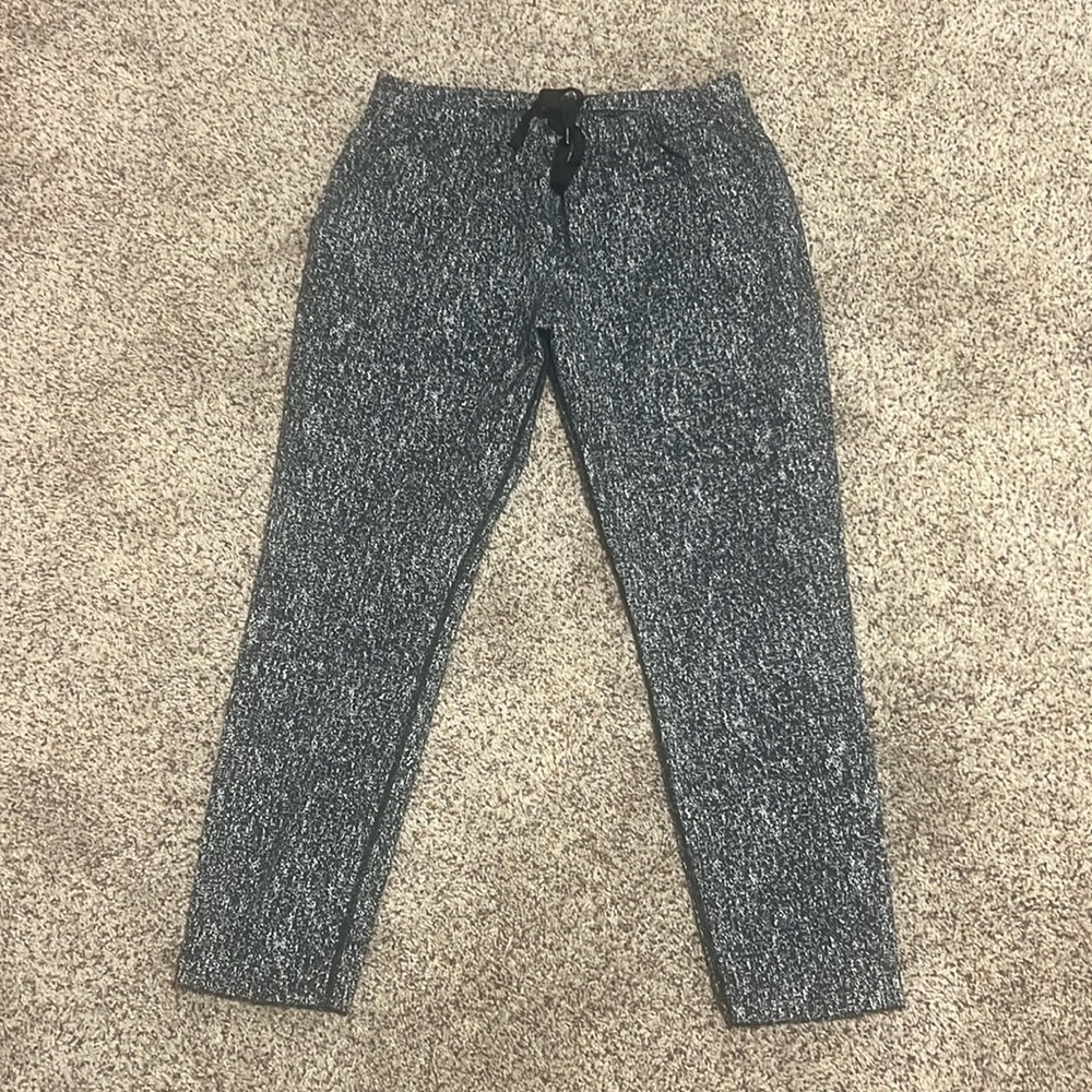 Lululemon joggers size 10
